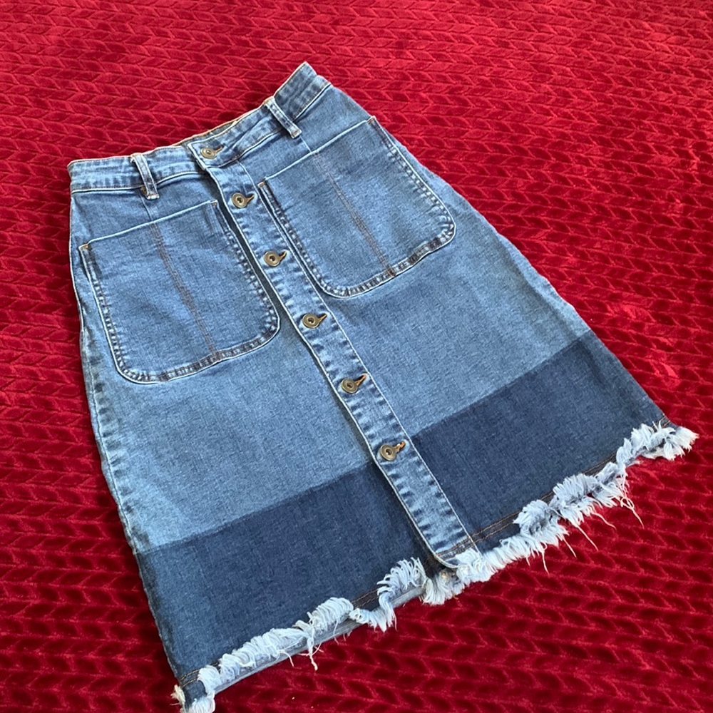 Jean skirt    Button down front   A loves A